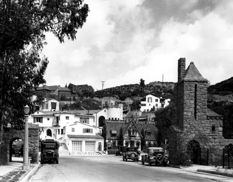 Hollywoodland Tract Office 1923 WM.jpg